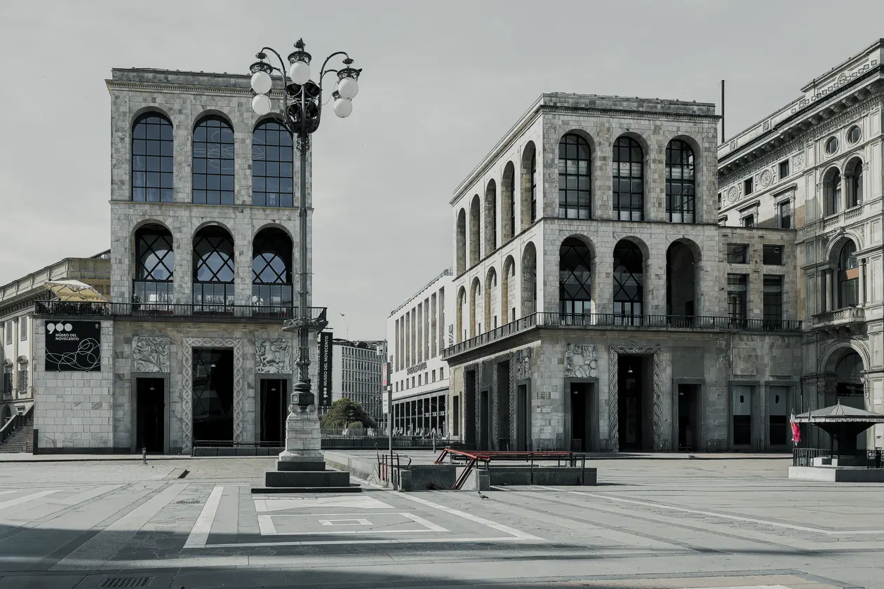 Piazza nel centro di Milano